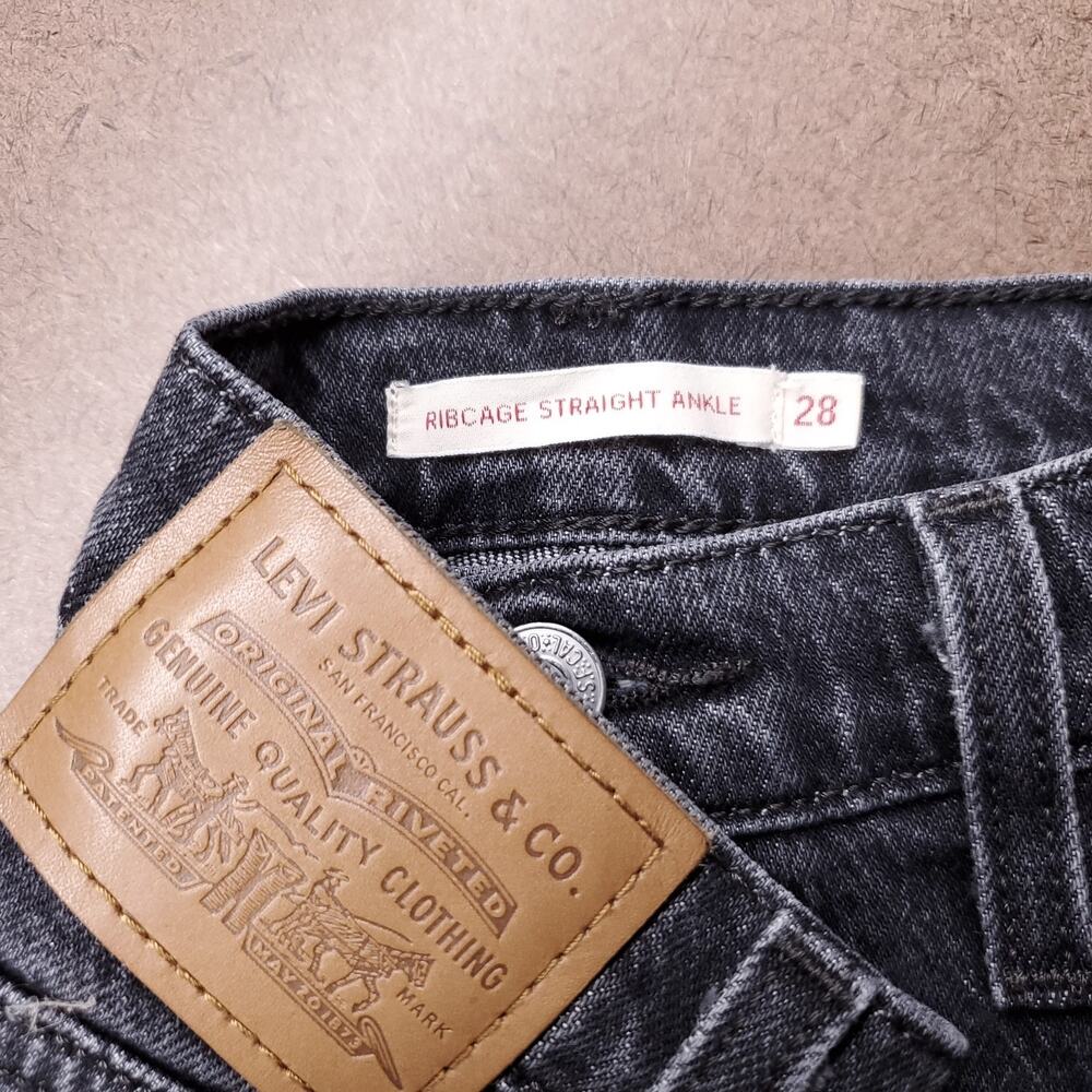 Levi's Premium Ribcage Straight Ankle Jeans Button Fly Stretch Women 28 Black - Picture 4 of 15